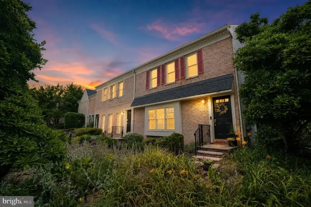 407 Everest Cir #407, WEST CHESTER