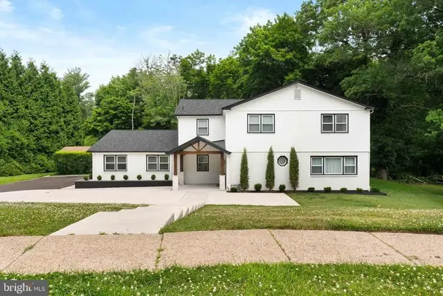 1269 Waller Dr, Huntingdon Valley