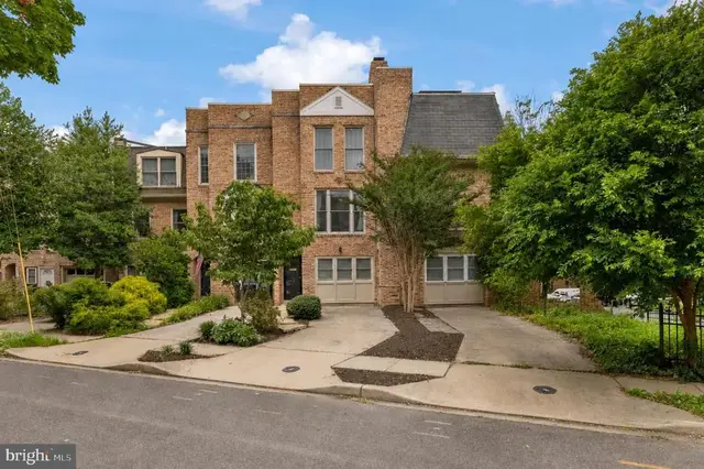 3745 1/2 Nw Kanawha St Nw, Washington