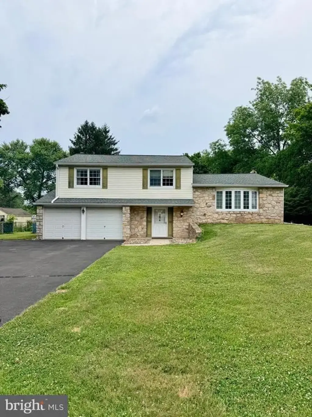 31 Rembrandt Ln, SOUTHAMPTON