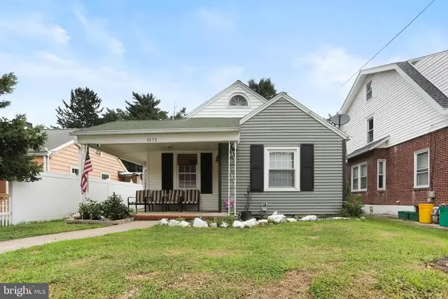 1053 E King St, York