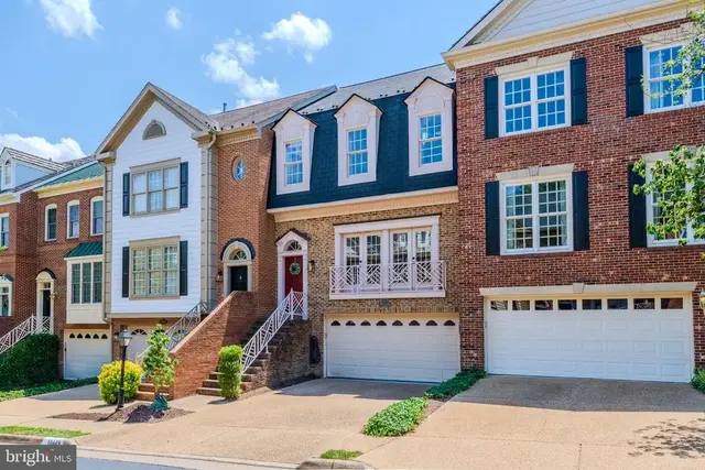 10449 Breckinridge Ln, Fairfax