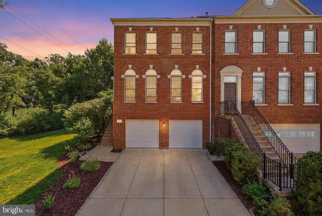 4530 Fair Valley Dr, FAIRFAX