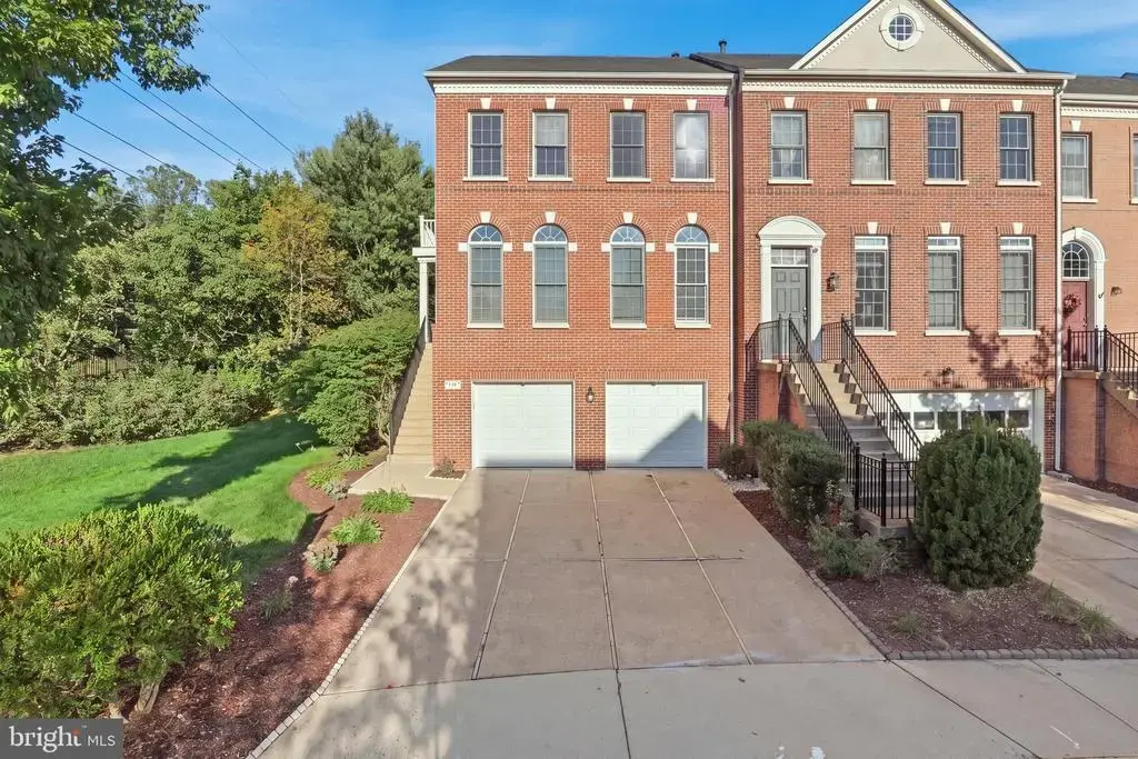 4530 Fair Valley Dr, FAIRFAX