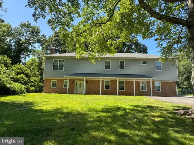 7078 Token Valley Rd, Manassas