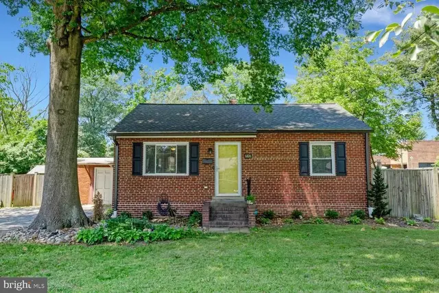 6806 Smithway Dr, Alexandria
