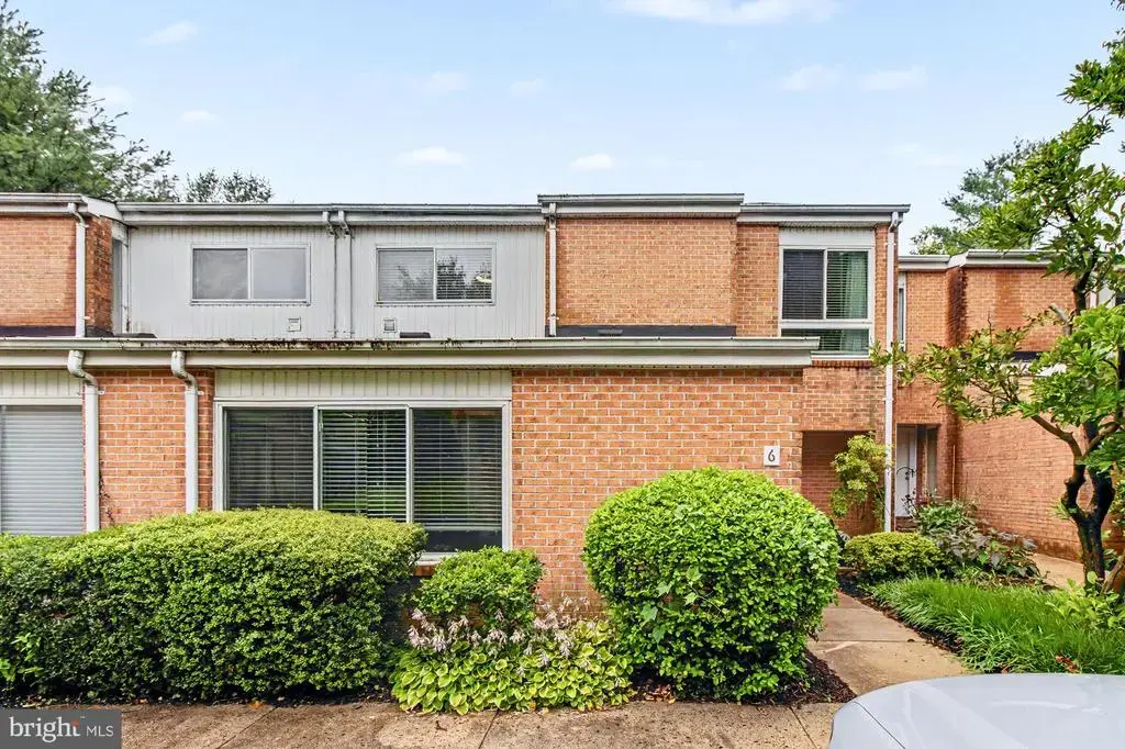 6 Lamplighter Ct #6, PIKESVILLE