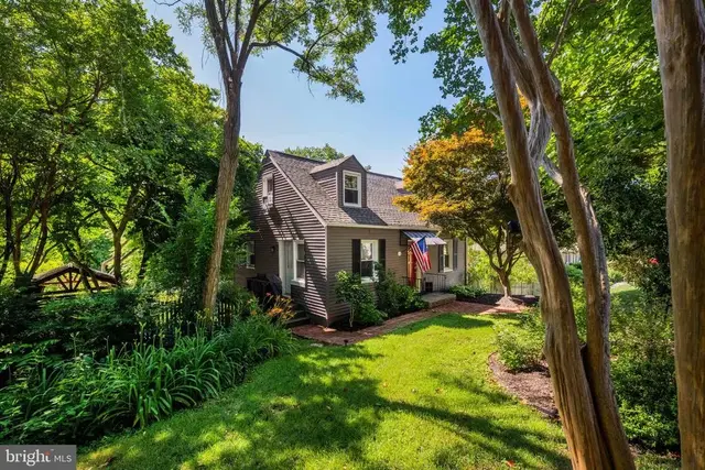 8509 Richmond Ave, Alexandria