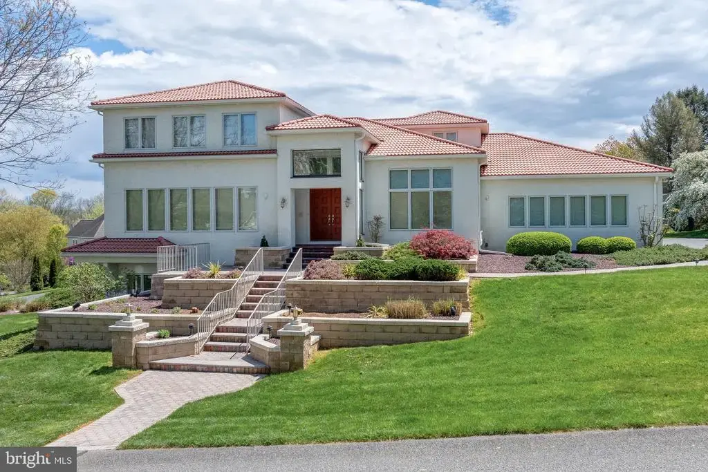 23 Deerfield Rd, LANCASTER