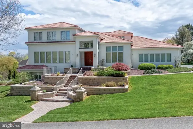 23 Deerfield Rd, Lancaster