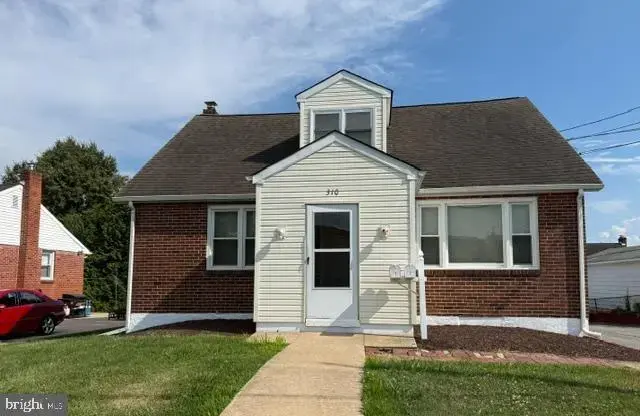 310 Silverbrook Dr, Wilmington