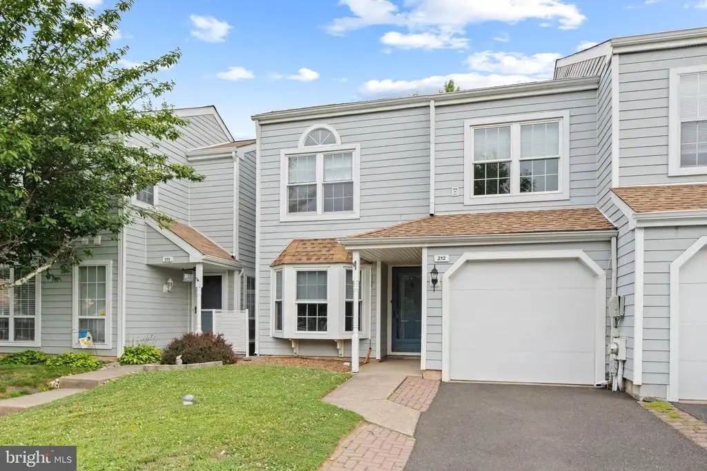 212 Rumford Ct, NEWTOWN