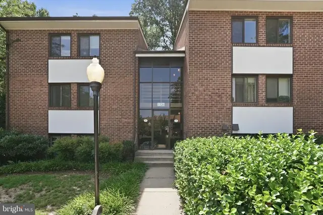 1526 Northgate Sq ##26/22b, Reston