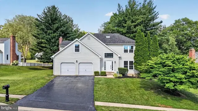 6 Roy Ct, Newark