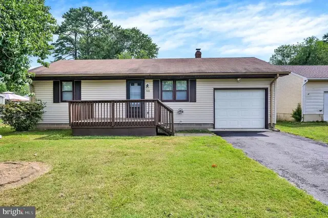 511 Sunset Dr, Dover