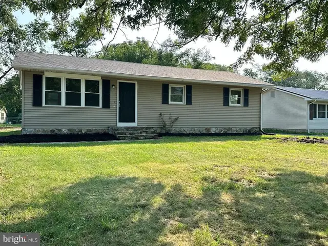 111 Lingo Dr, Dover