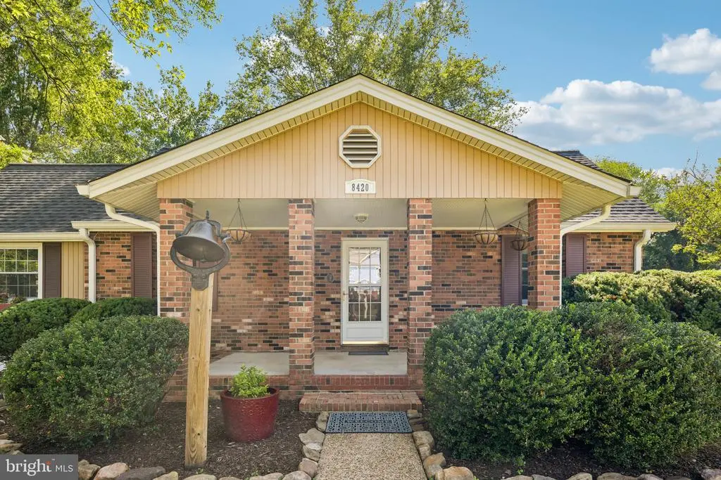 8420 Leaf Rd, ALEXANDRIA