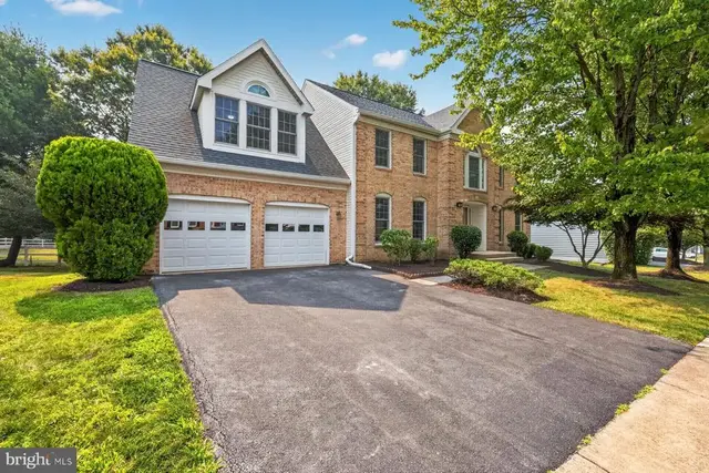 14107 Silent Wood Way, North Potomac
