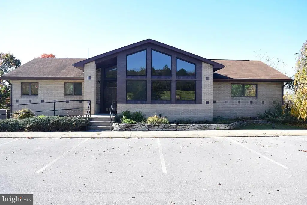 901 Benner Pike, STATE COLLEGE