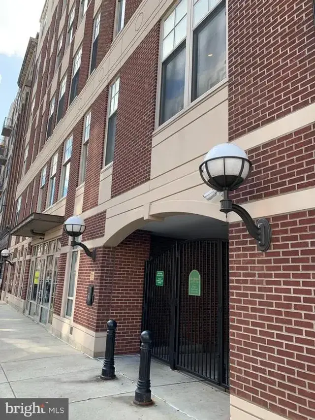 130 N 2nd St #4a1, Philadelphia