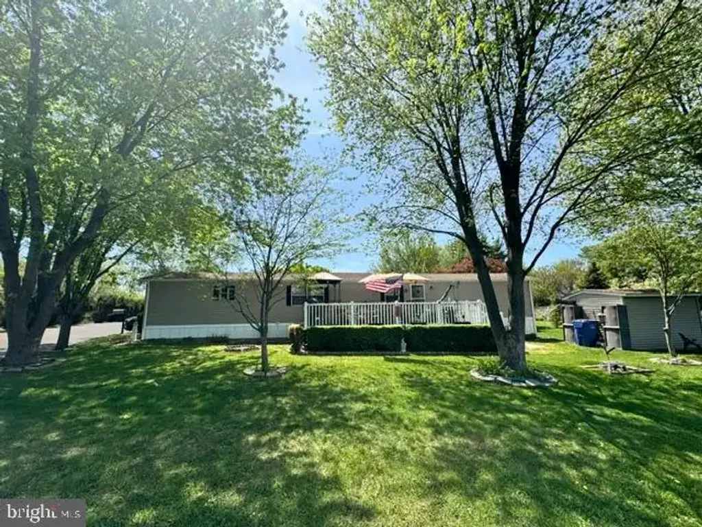 409 Reagan Dr, FAIRLESS HILLS