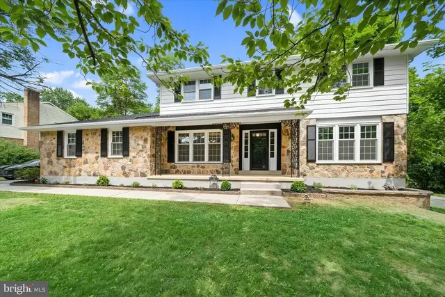 15 Stone Crop Rd, Wilmington