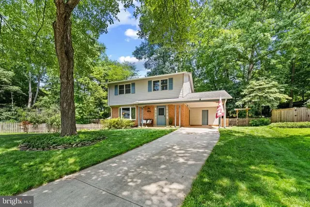 9809 Bacon Ct, Fairfax