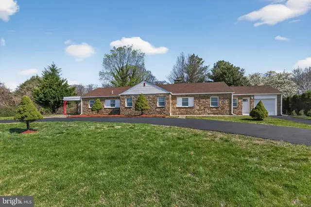 207 Rolling Green Ave, New Castle