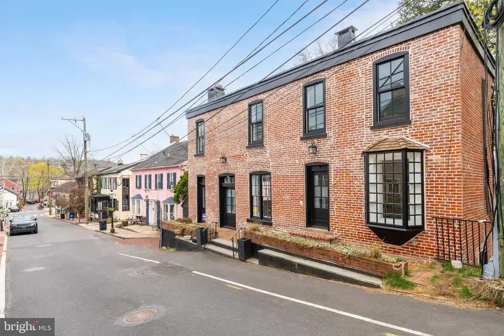 19 W Mechanic St, NEW HOPE