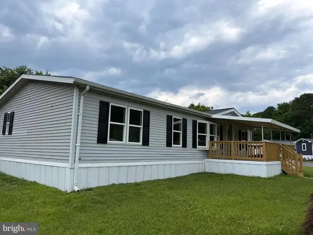 2 Tamarac Trl, Middle River