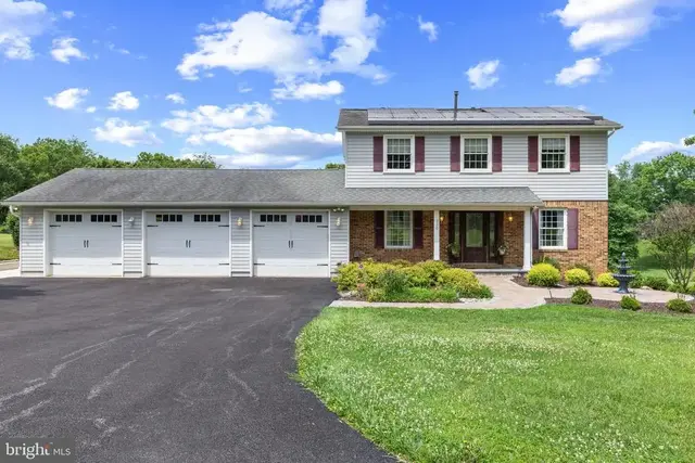 330 Kingston Cir, Sykesville