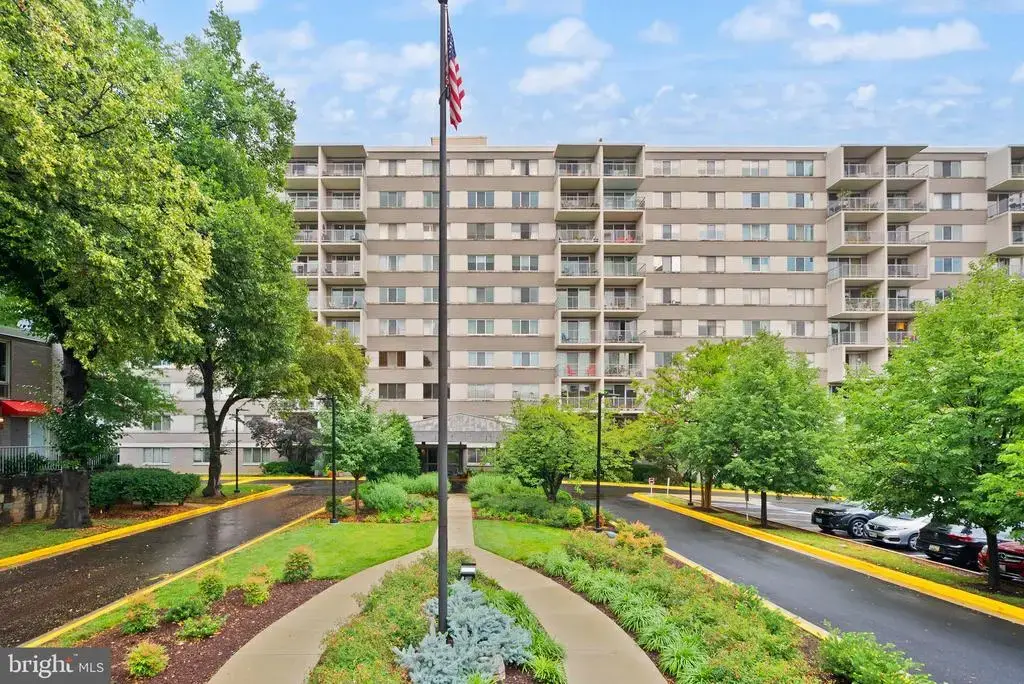 4977 Battery Ln #1-711, BETHESDA
