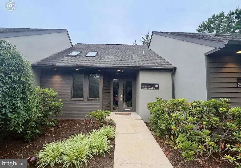660 Exton Cmns #42, EXTON