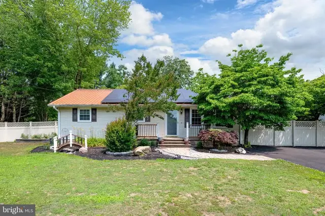 857 Bison Rd, Dover
