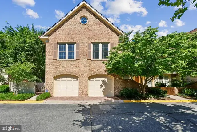 5823 Linden Square Ct #52, Rockville