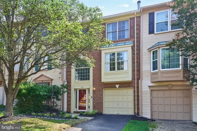 890 Tall Oaks Sq Se, Leesburg