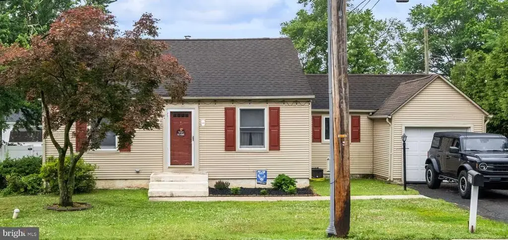 327 Elmwood Ave, FEASTERVILLE TREVOSE