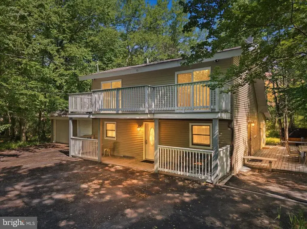 4172 Brook Ct, TOBYHANNA