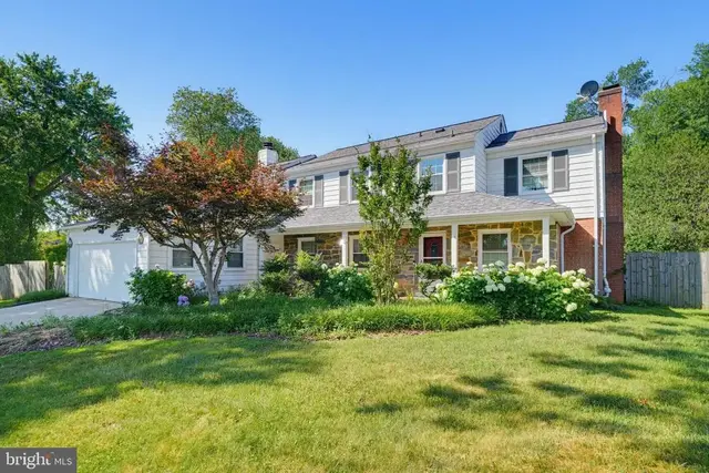 16818 Briardale Rd, Rockville