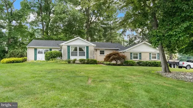 2221 Regal Dr, Wilmington