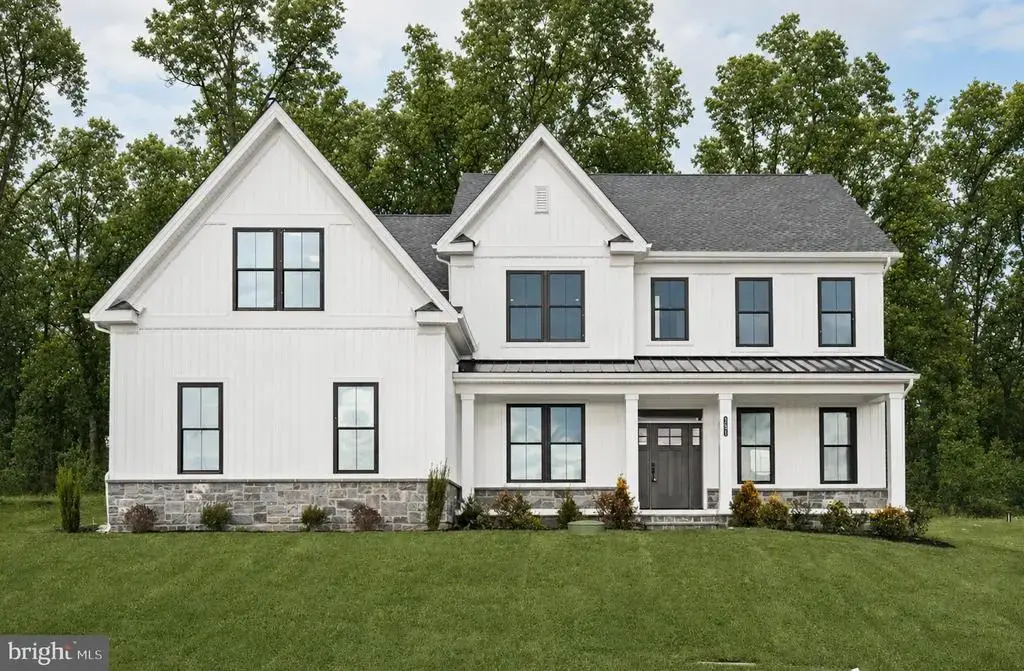 151 Lexington Manor #lot 10, GLENMOORE