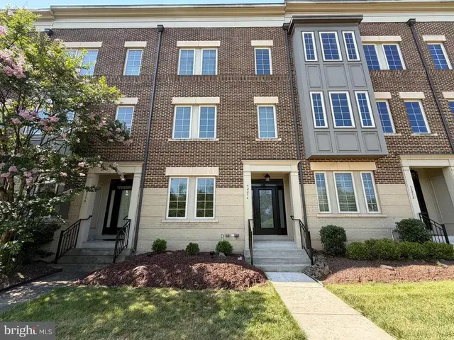 42274 Peregrine Ter, Brambleton