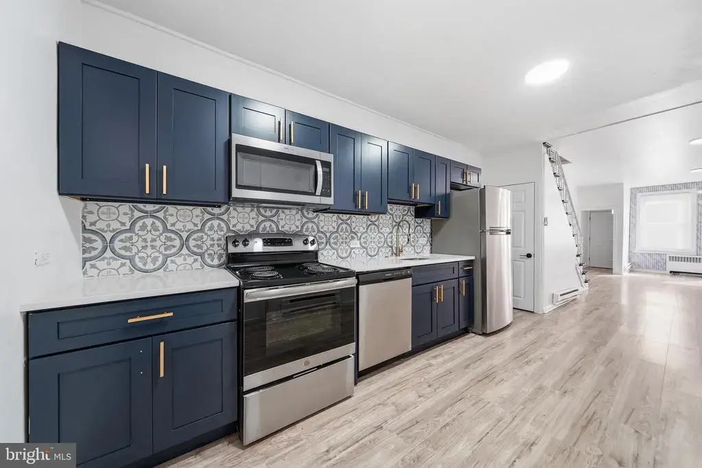 2062 E Stella St, PHILADELPHIA