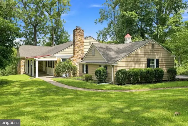 905 Newtown Rd, Devon