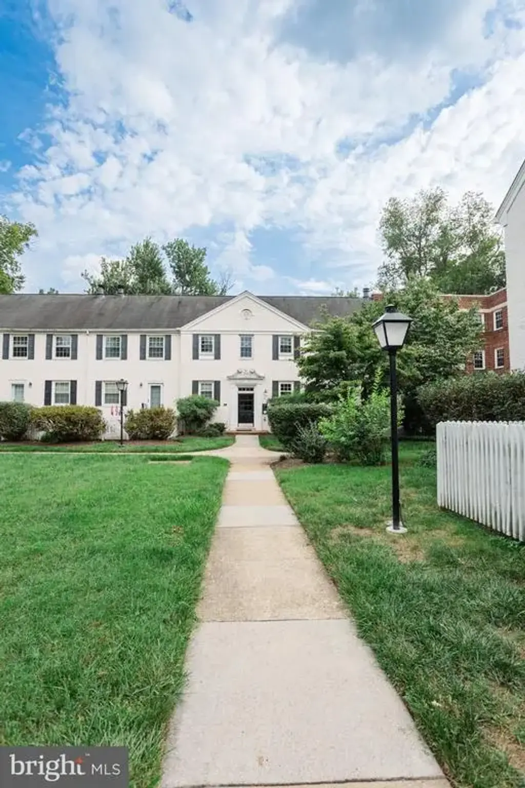 2908 13th Rd S #102, ARLINGTON