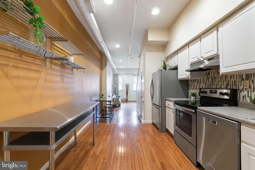 104 N 2nd St #200, PHILADELPHIA