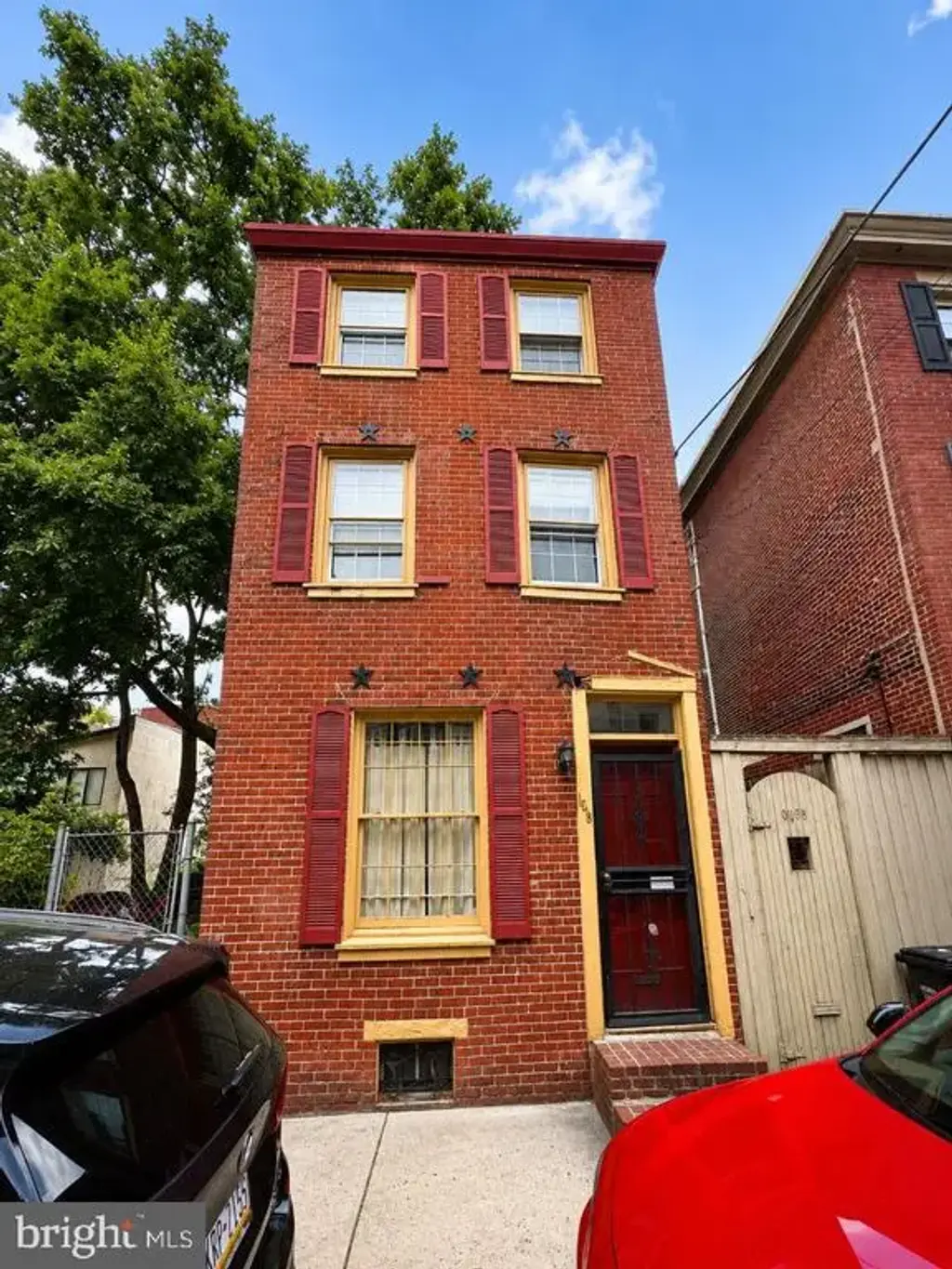 1013 N Leithgow St, PHILADELPHIA
