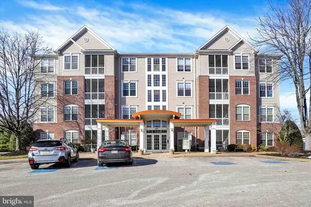 1010 Crest Way #304, York