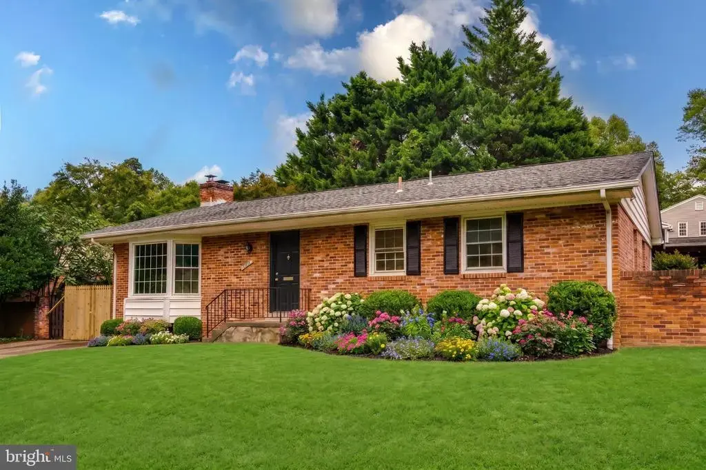 10313 Dickens Ave, BETHESDA