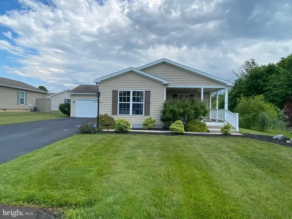 4 Wagtail Ct, BECHTELSVILLE